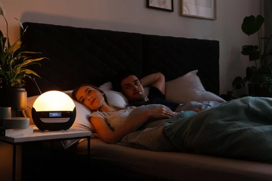 Lumie Bodyclock Luxe 750DAB - Wake-up light - USB/DAB+/Bluetooth - Antraciet Lumie Bodyclock Luxe 750DAB - Wake-up Light - USB/DAB+/Bluetooth - Antraciet -Beurer store 550x366 58