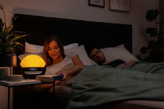 Lumie Bodyclock Luxe 750DAB - Wake-up light - USB/DAB+/Bluetooth - Antraciet Lumie Bodyclock Luxe 750DAB - Wake-up Light - USB/DAB+/Bluetooth - Antraciet -Beurer store 550x366 59