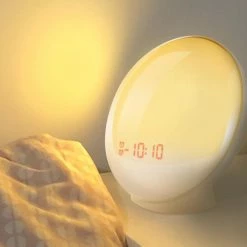 EzHome Wake-Up Light - Wekkerradio - Meerdere Wektijden - Snooze Functie - 8 Kleuren - USB Aansluiting -Beurer store 550x550 1239